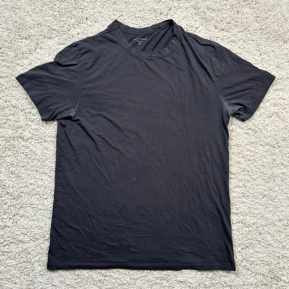 Mott and Bow T-Shirt Size Medium Dark Gray Short Sleeve Crew Neck Cotton Peru